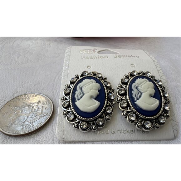 Classic Cameo CZ Blue Cream Silver Tone Oval Earrings NEW W Gift Bag - Picture 4 of 9